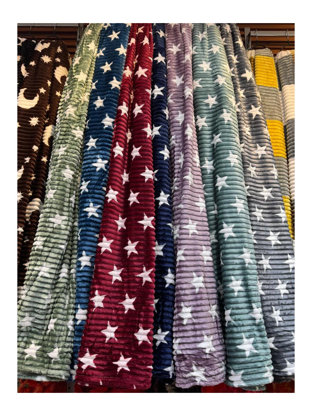 Travelling Blankets – Thin & Soft Comfort - photo 2